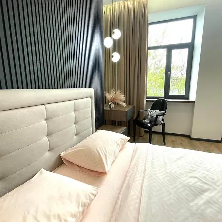 Apartment сучасні в центрі,паркінг *