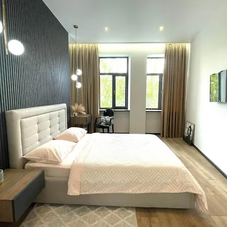 сучасні в центрі,паркінг *