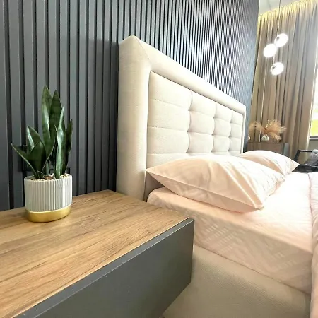 Apartman сучасні в центрі,паркінг Lviv