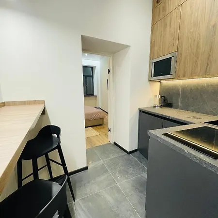 сучасні в центрі,паркінг *