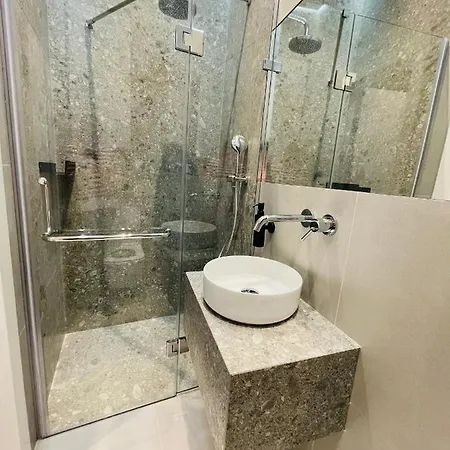 сучасні в центрі,паркінг Leopoli