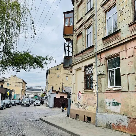 сучасні в центрі,паркінг