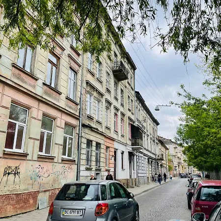 Apartment сучасні в центрі,паркінг *