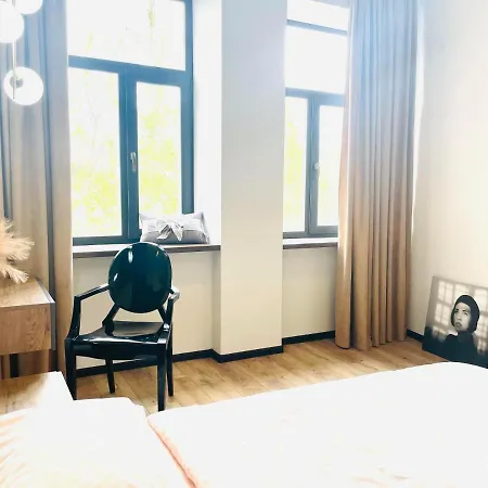 Appartamento сучасні в центрі,паркінг Leopoli