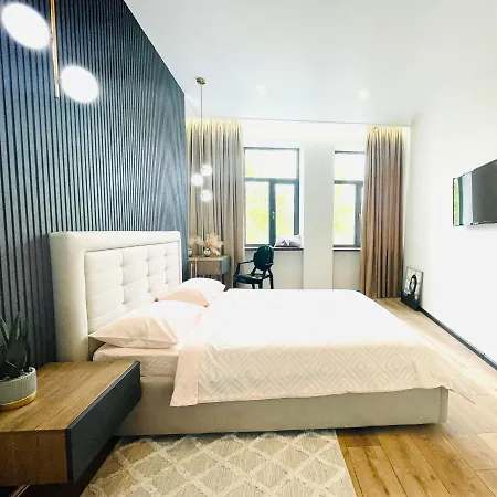 公寓 сучасні в центрі,паркінг 利沃夫