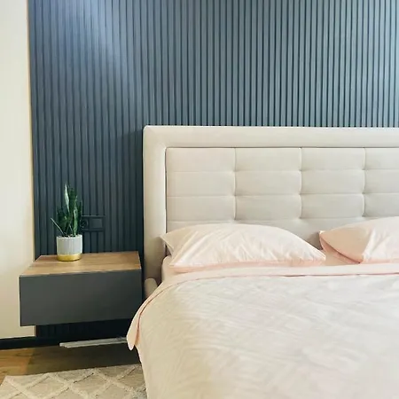 сучасні в центрі,паркінг 利沃夫