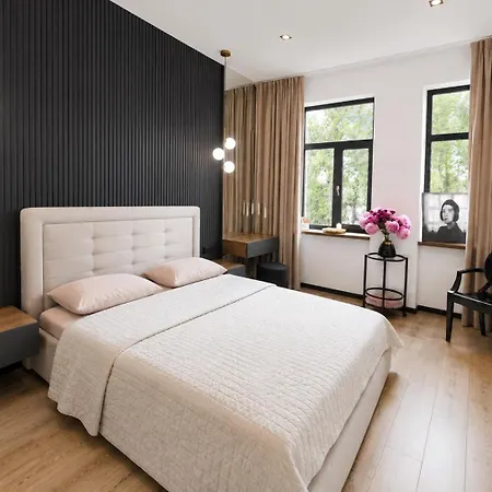 Apartment сучасні в центрі,паркінг *