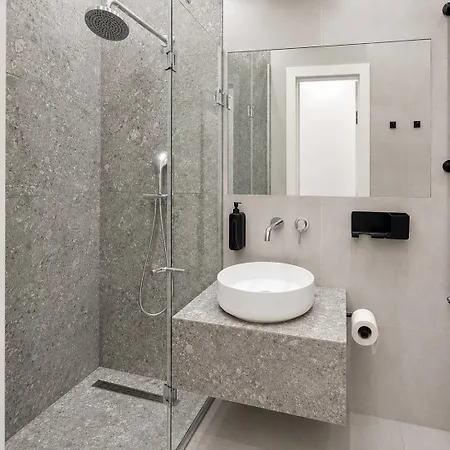 Apartment сучасні в центрі,паркінг *
