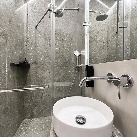 сучасні в центрі,паркінг Apartment