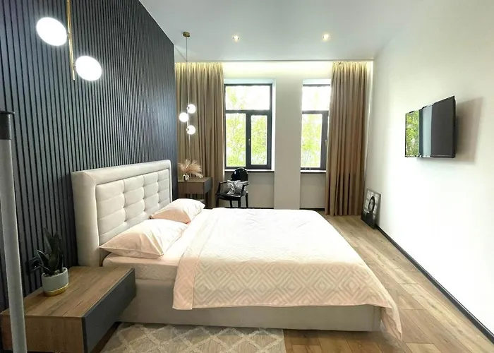 сучасні в центрі,паркінг *