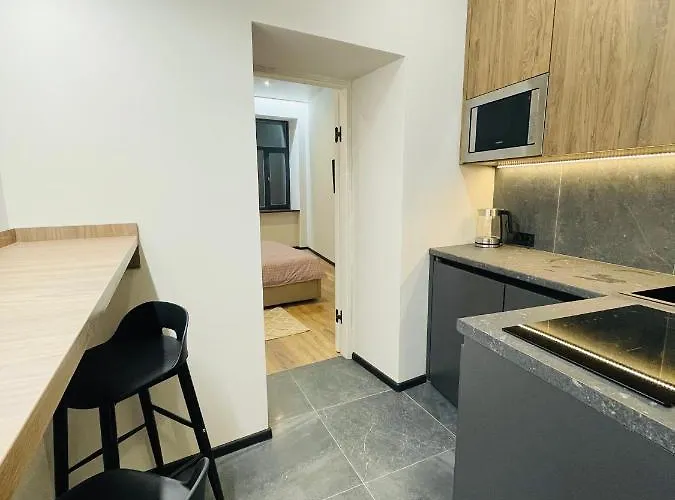 сучасні в центрі,паркінг *