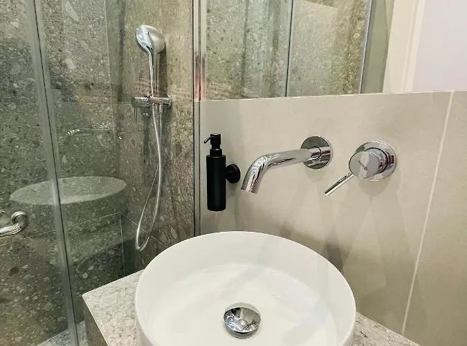 Apartamento сучасні в центрі,паркінг *