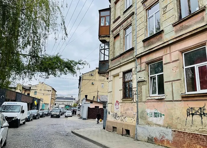 сучасні в центрі,паркінг