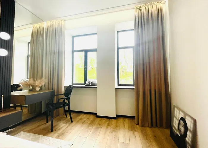 сучасні в центрі,паркінг * Leópolis