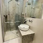 сучасні в центрі,паркінг לבוב